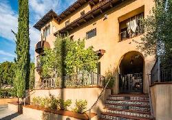 Playhouse Villas