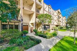 Allen Avenue Square N