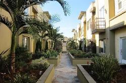 Los Robles Village