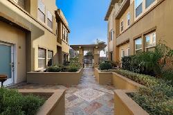 Los Robles Village