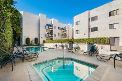 Hampton Court Encino