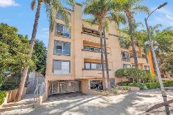 San Tropez Villas West