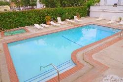 10861 Moorpark