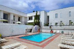 10861 Moorpark
