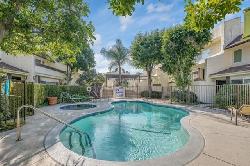 Sherman Oaks Courtyard