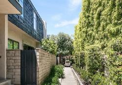 Huntington Manor