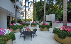 Wilshire House
