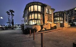 Lux Santa Monica