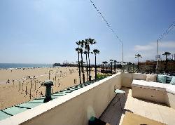 Lux Santa Monica
