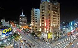 Broadway Hollywood, The