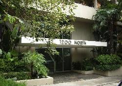 1200 N Flores