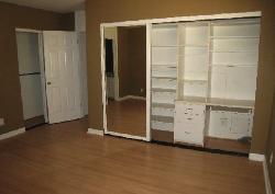 1200 N Flores