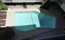 1200 N Flores