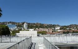 1200 N Flores