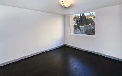 960 N San Vicente