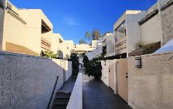 960 N San Vicente