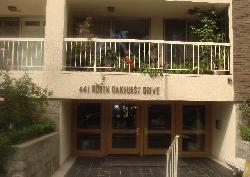 441 N Oakhurst