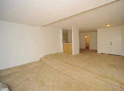 441 N Oakhurst