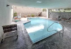 441 N Oakhurst