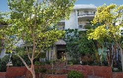 625 N Flores