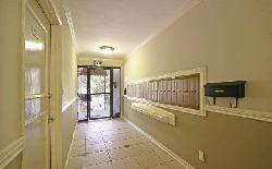 625 N Flores