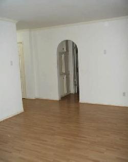 625 N Flores