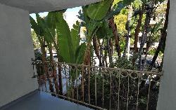 625 N Flores