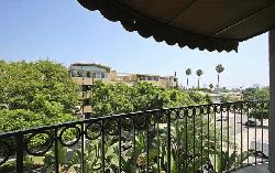 625 N Flores
