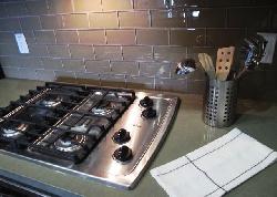 4211 Redwood