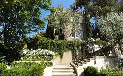 Chateau Colline