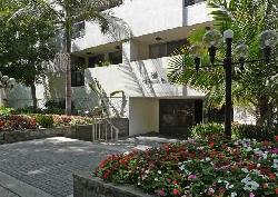Oakhurst Condominiums
