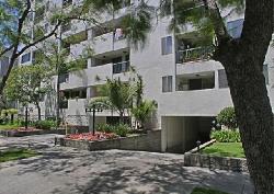 Oakhurst Condominiums