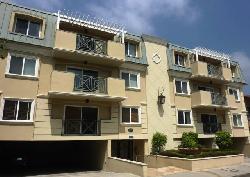 West Knoll Plaza