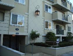West Knoll Plaza