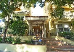 Colonnade West