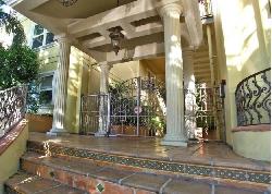 Colonnade West